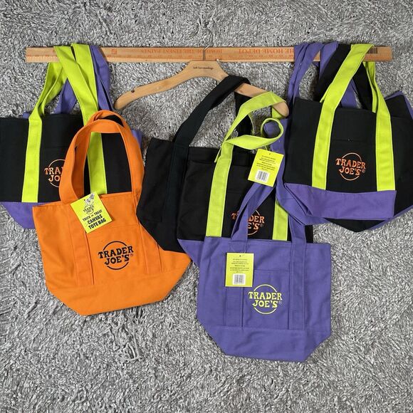 Trader Joe's Trick Or Treat 10 Mini Canvas Tote Bags Halloween Limited Edition - Picture 1 of 5